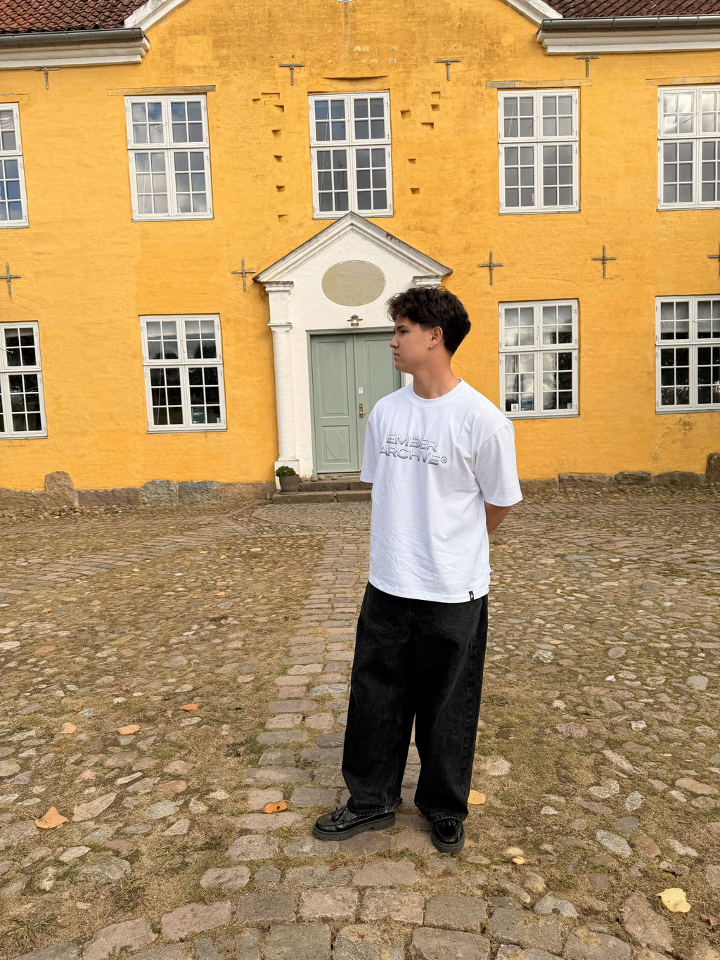 LOGO TEE SILVER